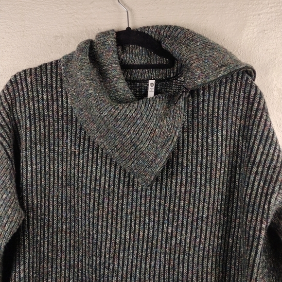 Leo & Nicole Green Multicolored Marble Ribbed Knit Cowl Neck Long Sleeve Sweater - Picture 4 of 10